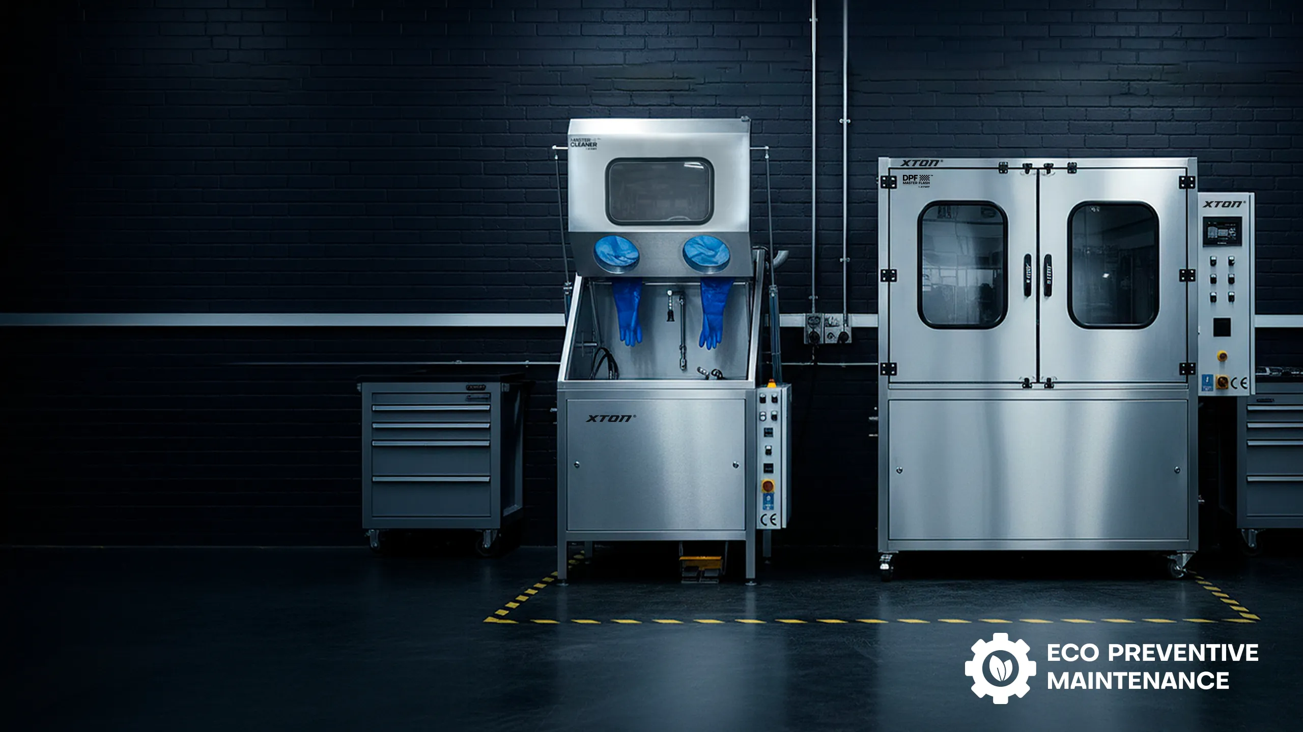 XTON Master Cleaner and DPF Master Flash machines in a workshop